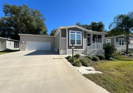 429 Bemen Dr, Lady Lake, Florida 32159. Price $220,000, 11222589